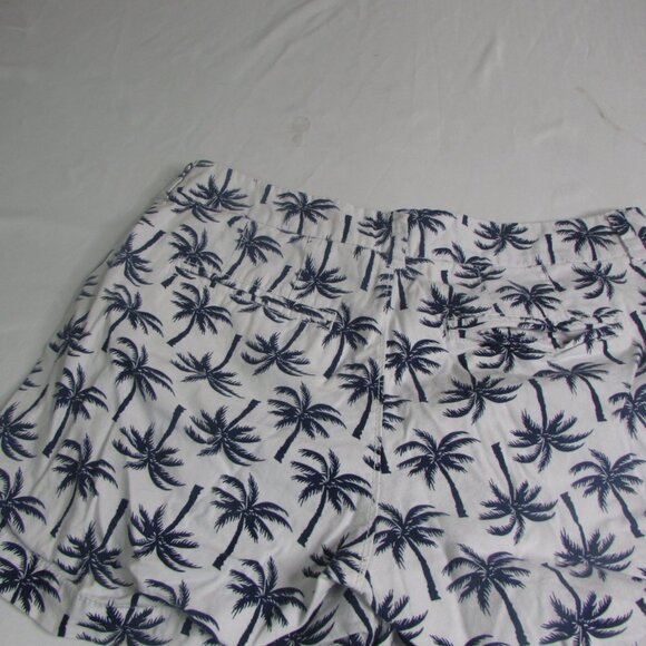 Old Navy Shorts 2 White Blue Palm Trees Tropical - Picture 7 of 8